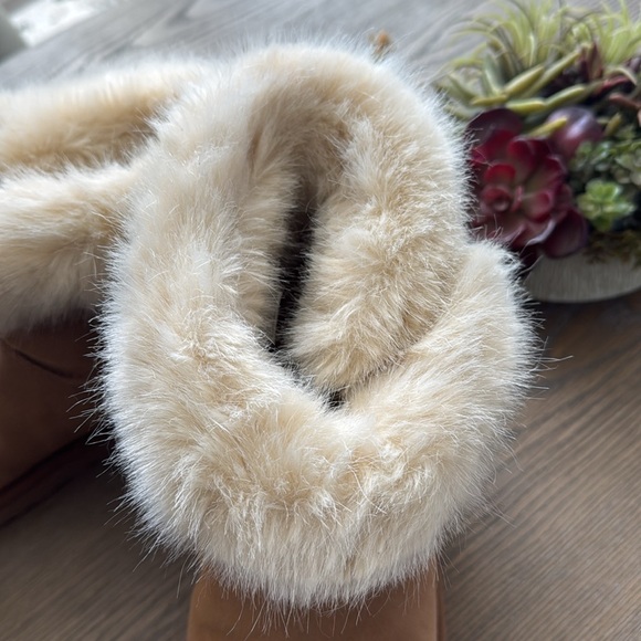 Chestnut UGG Cathie bootie style - Picture 3 of 7